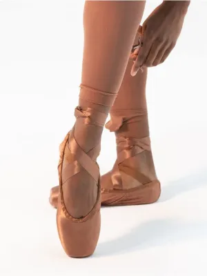 1142W Tonal Ava Pointe Shoe