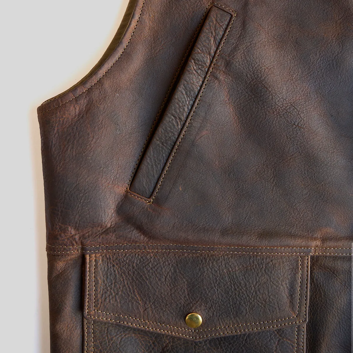 Shelby Bison Travel Vest No. 329 | Brown