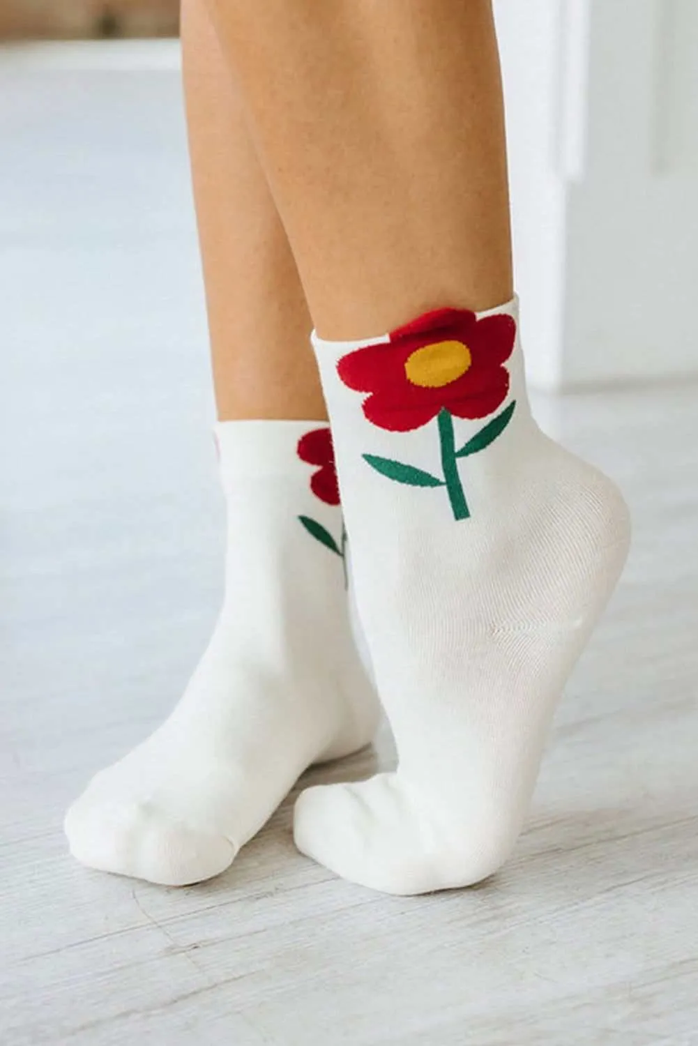 White Cute Flower Cotton Ankle Socks